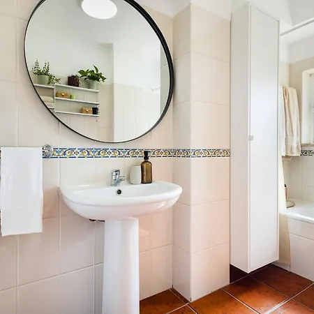 Διαμέρισμα Suri *